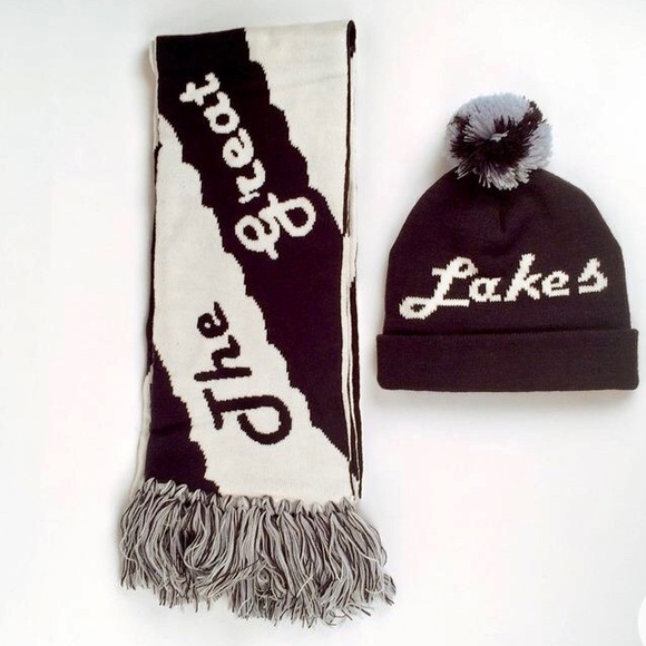 Great Lakes Toque&Scarf Set by The Arborist -NEW - Picture 2 of 9